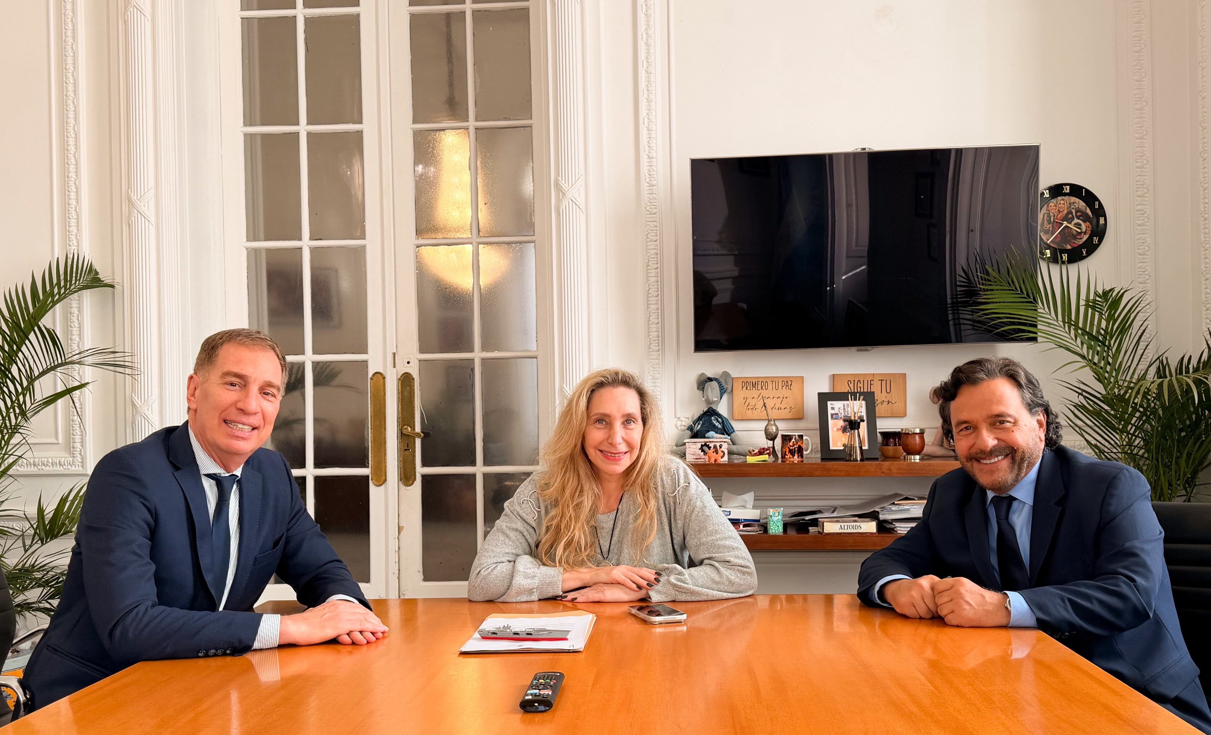 Con Milei fuera del país, el gobernador Sáenz fue recibido en Casa Rosada por Karina Milei y Santilli