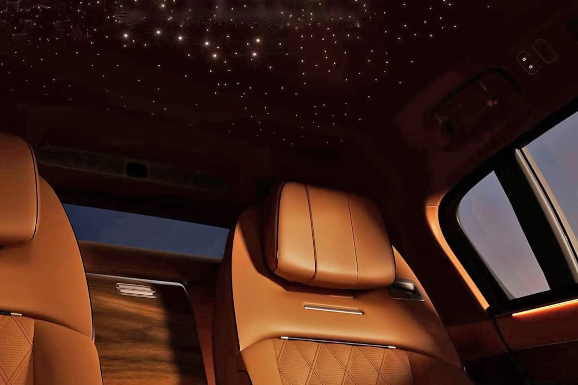 La tecnología del techo del Maextro S800 simula una noche estrellada