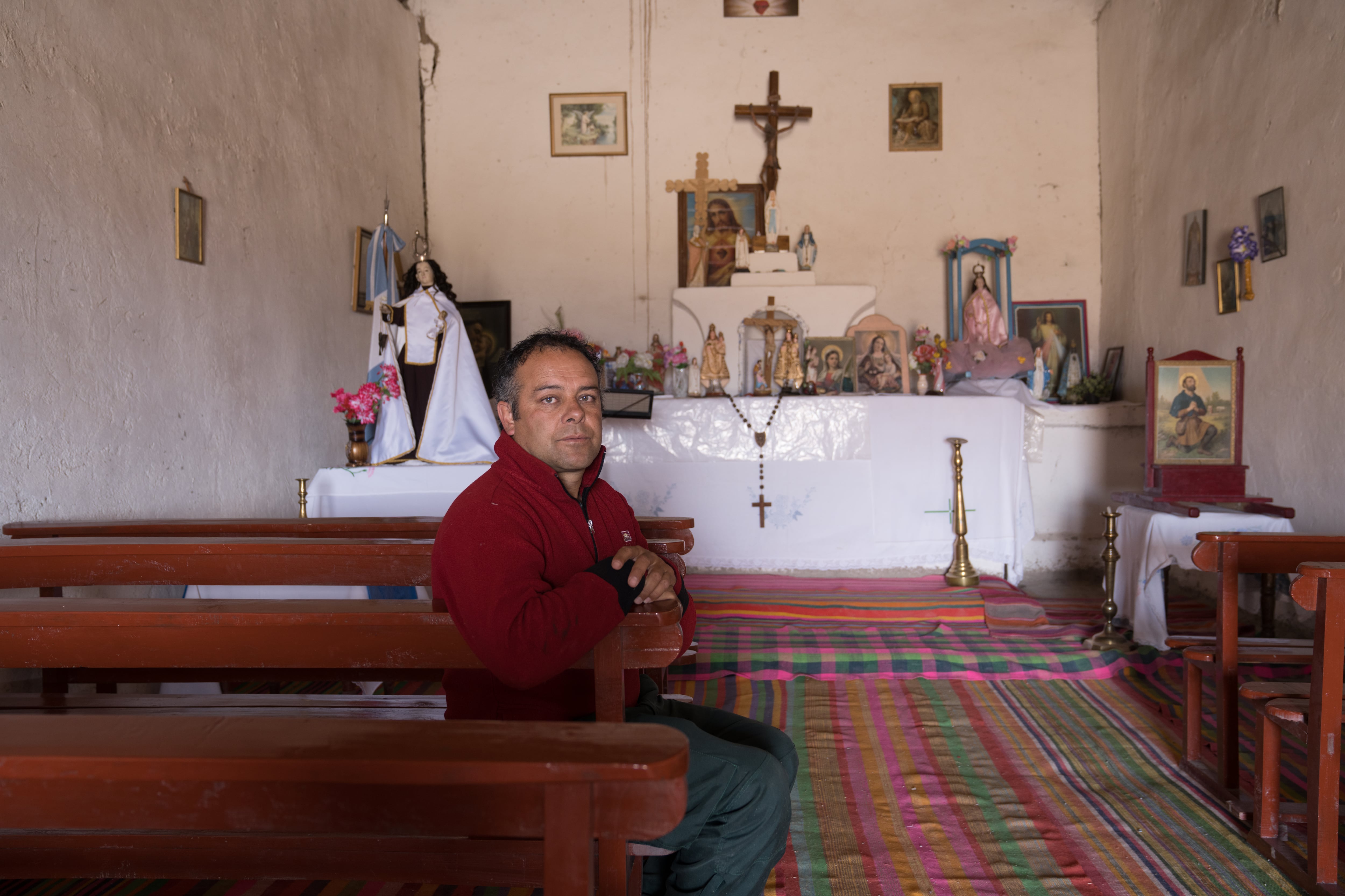 Aníbal Montesino aprendió los secretos de la capilla de su tío Abel Montesino, conocido como el “último guardián de Achango”