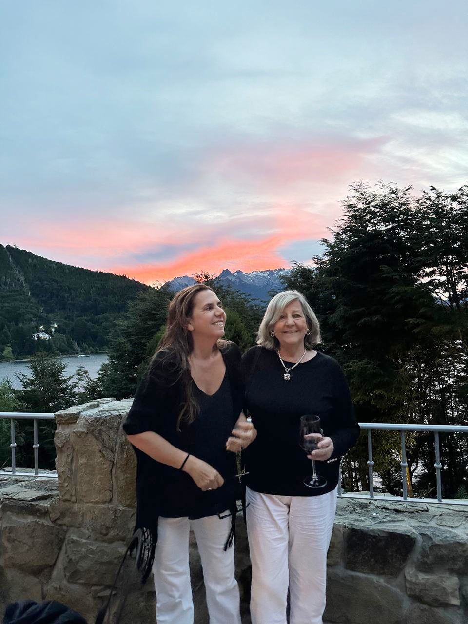 Ana Bello y su madre, Sonia, diseñaron cada espacio del hotel