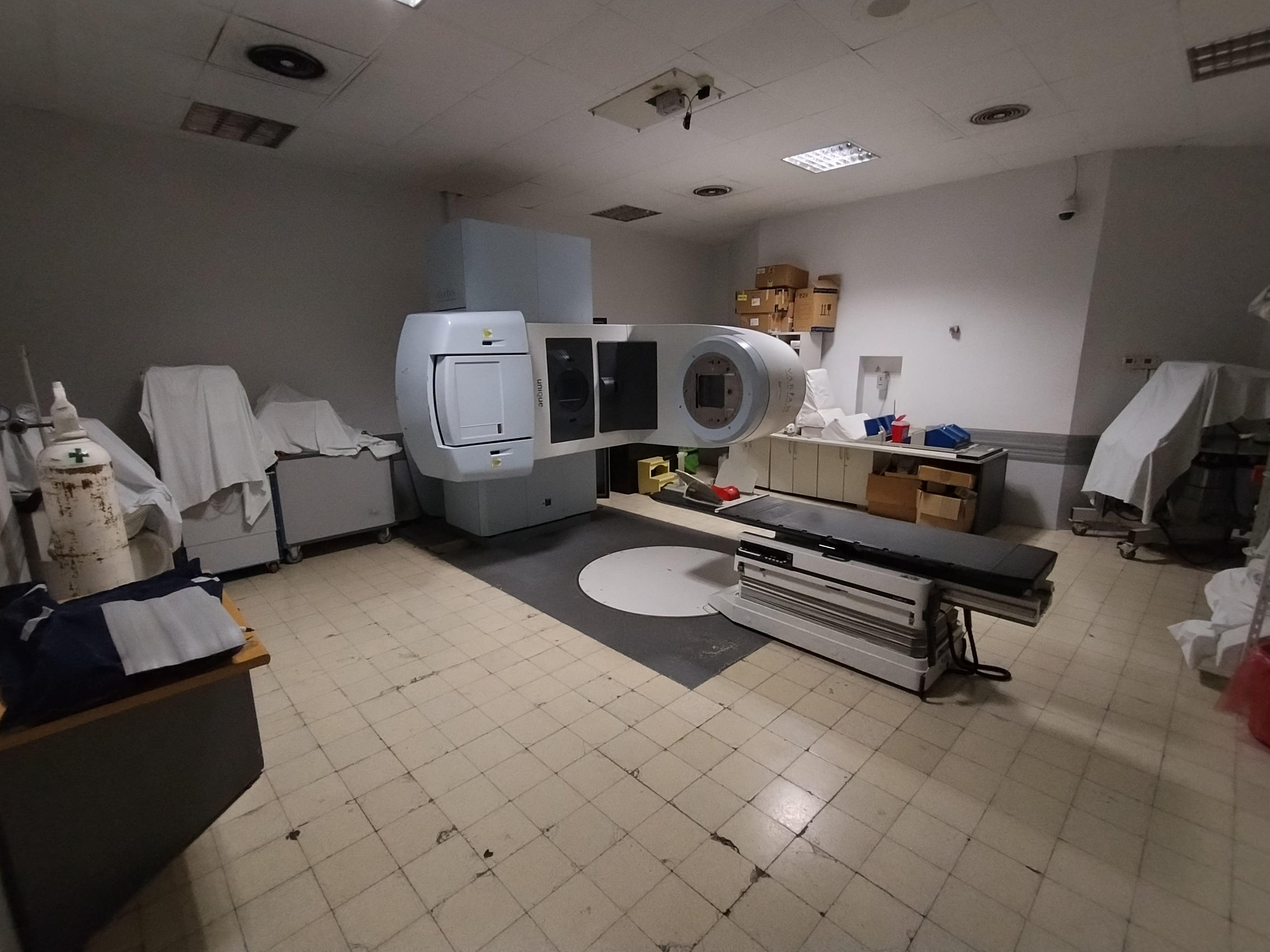 El equipo de radioterapia del Instituto Roffo no funciona desde mayo del año pasado