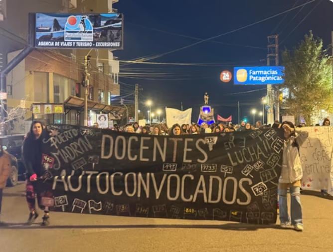 Pese a mediar una conciliación obligatoria, docentes autoconvados protestaron en las calles de las principales ciudades de Chubut.