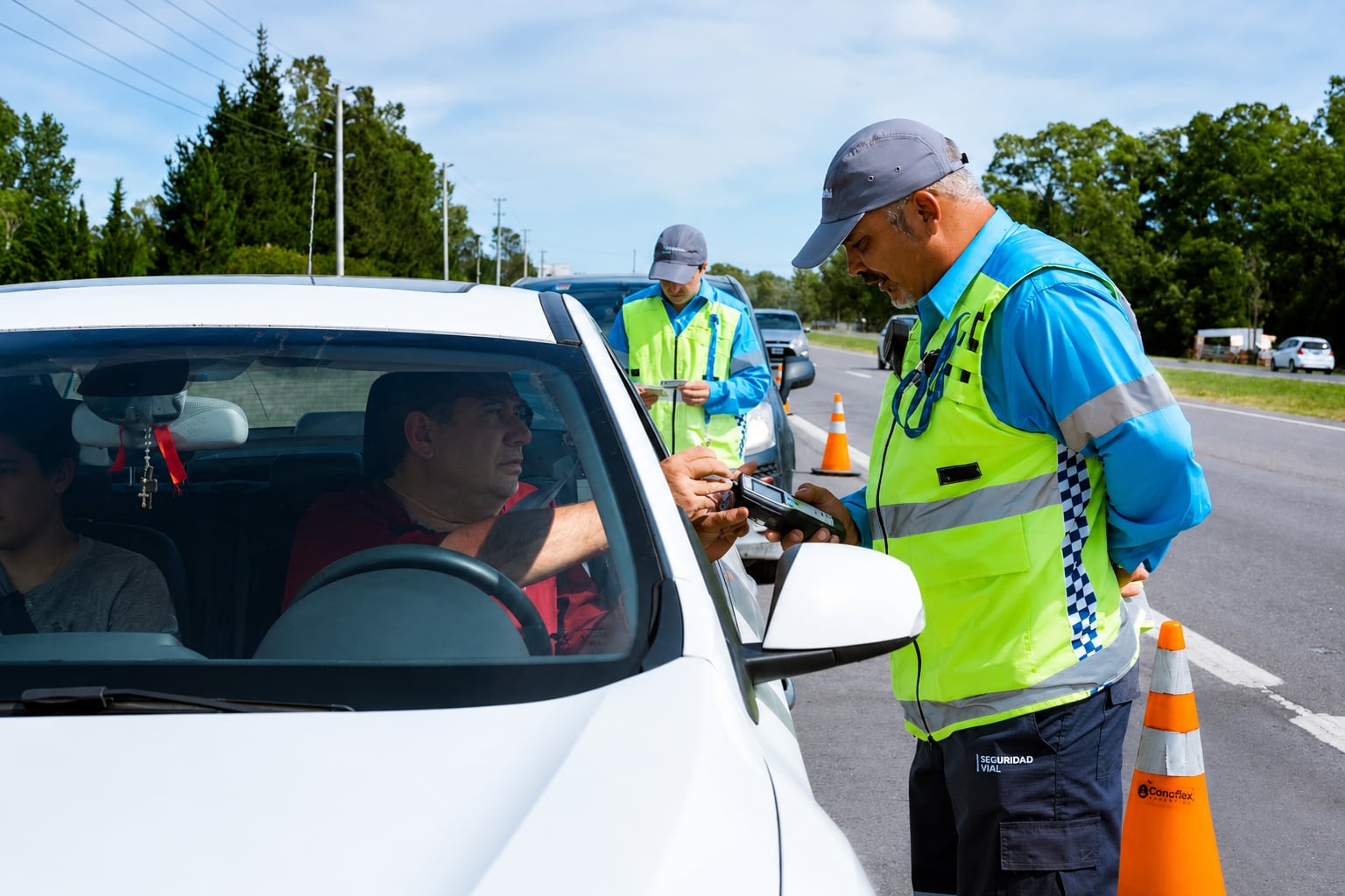 Este sistema busca complementar los controles presenciales