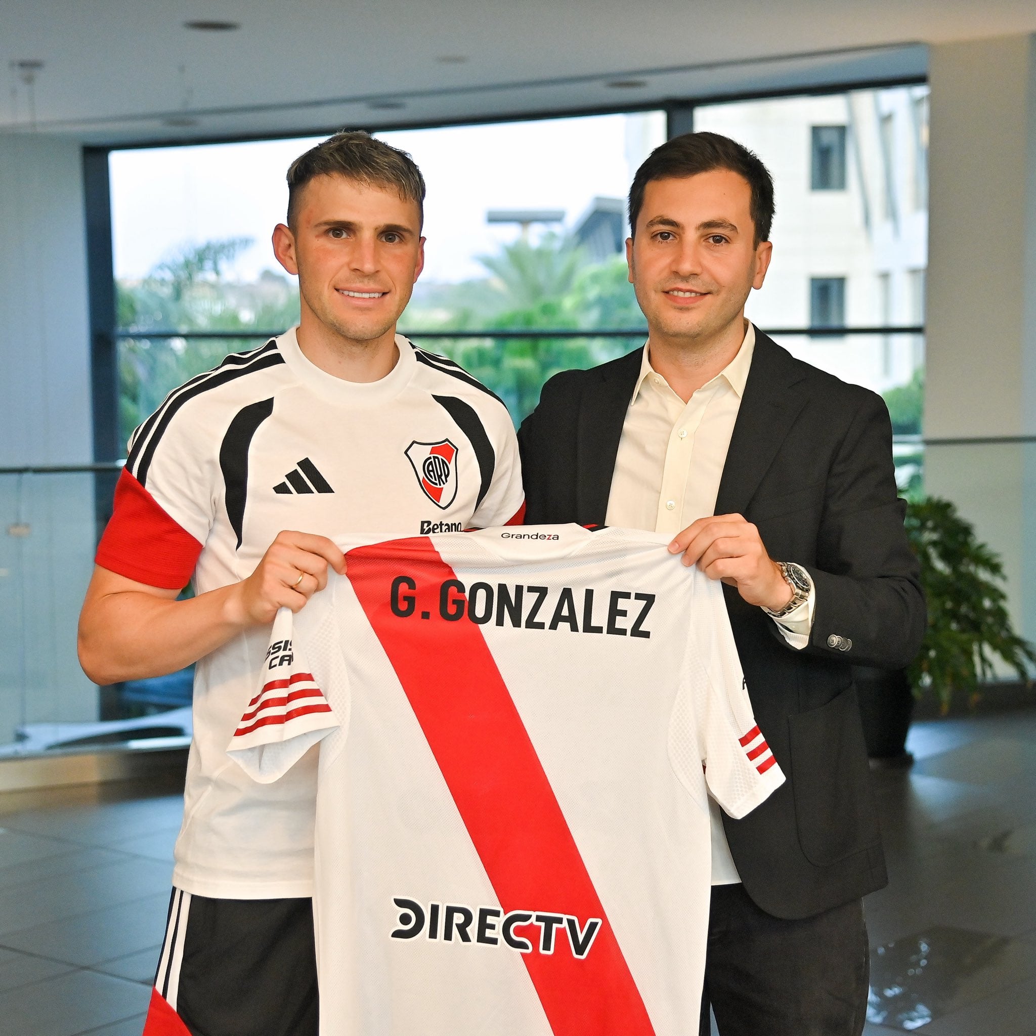 Giovanni González, un lateral derecho uruguayo que llega para reforzar la defensa del River de Coudet