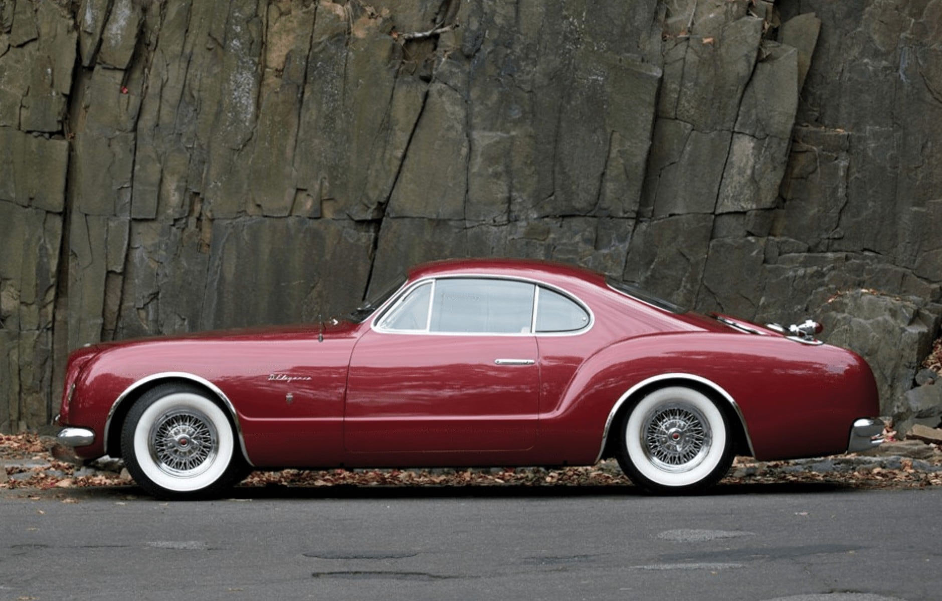 Los 5 concept cars que de tan adelantados a su época nunca se fabricaron 14 Debajo de esa carrocería utilizaba un chasis derivado del Chrysler New Yorker