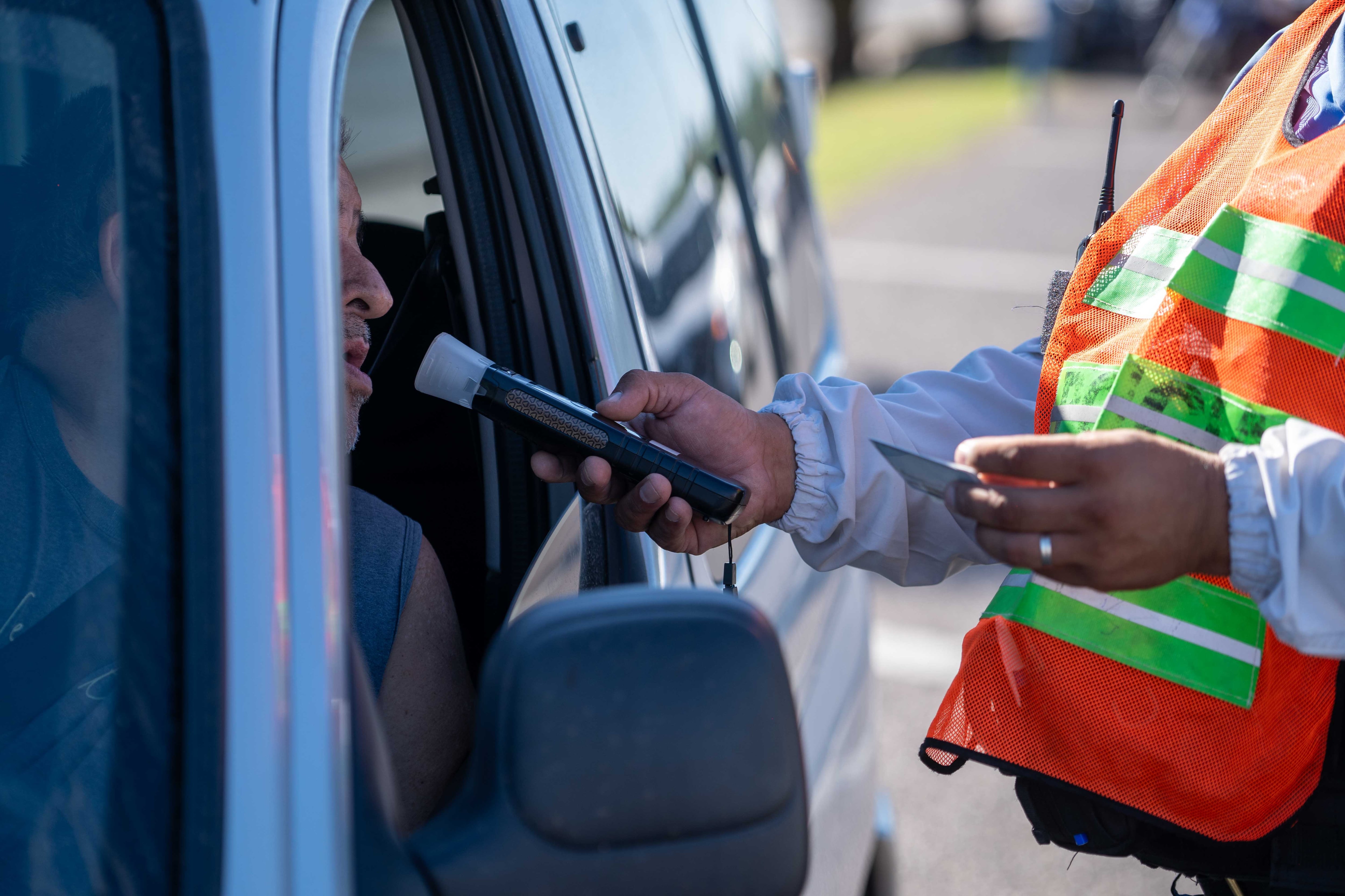 Un funcionario mendocino dio positivo en un control de alcoholemia y renunció a su cargo: no tenía licencia ni seguro