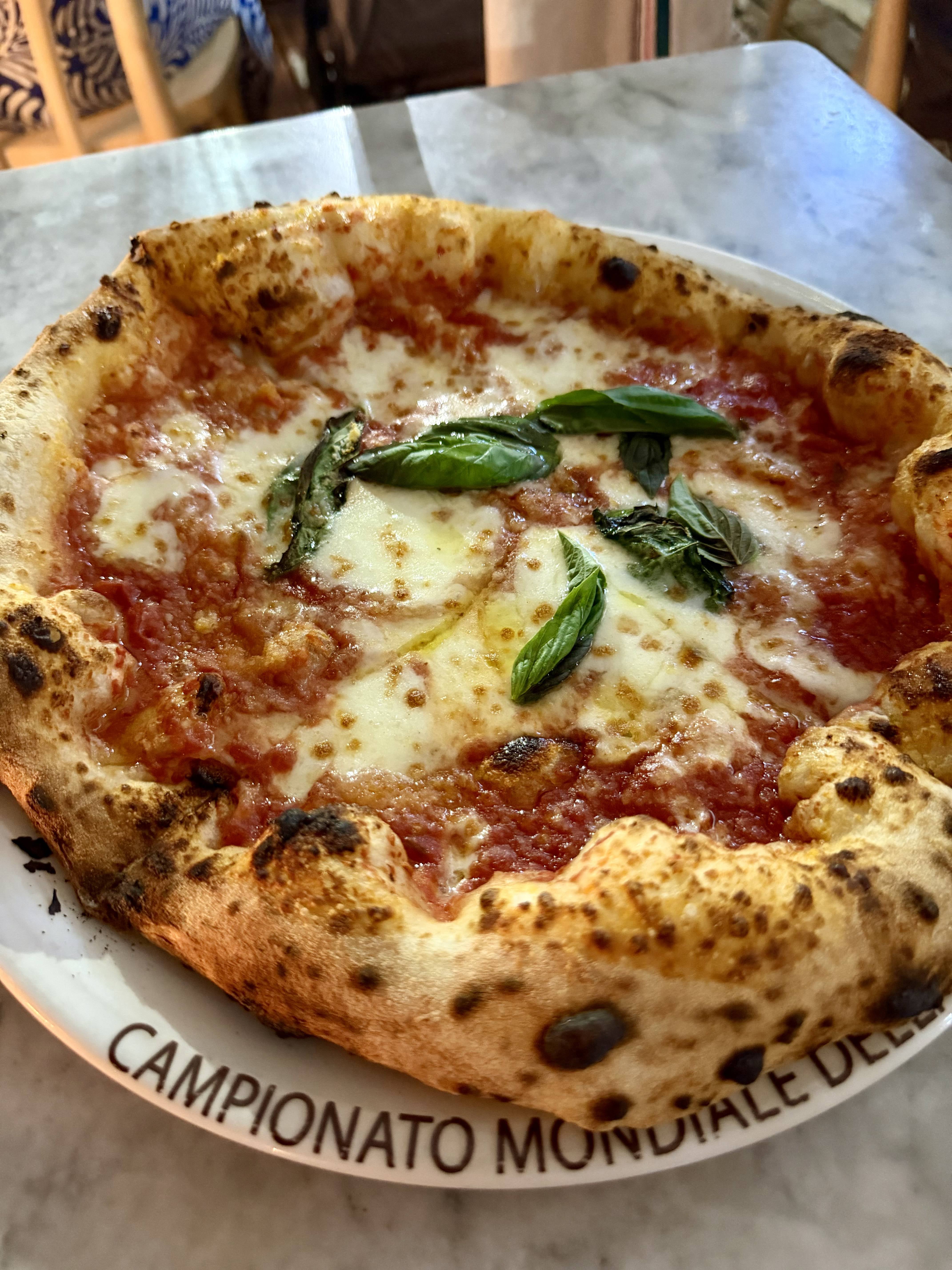 La pizza napolitana de la Leggenda es top 9 de Estados Unidos y 36 del mundo