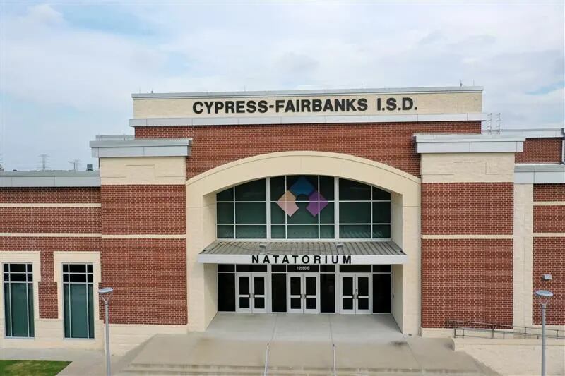 El Distrito Escolar Independiente Cypress-Fairbanks se encuentra en el condado de Harris, Texas