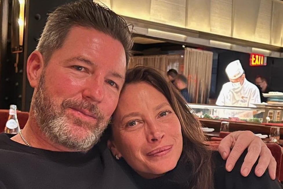 Christy Turlington y Ed Burns: el amor entre la supermodelo y el actor que empezó por casualidad, sobrevivió a una separación y lleva 23 años de matrimonio