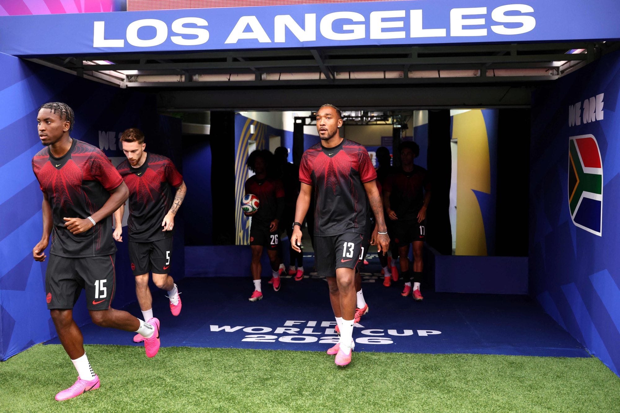 Sudáfrica vs. Canadá, en vivo por el Mundial 2026: hora, TV y las formaciones 6 Los futbolistas de Canadá cuando salieron al campo de juego a realizar la entrada en calor