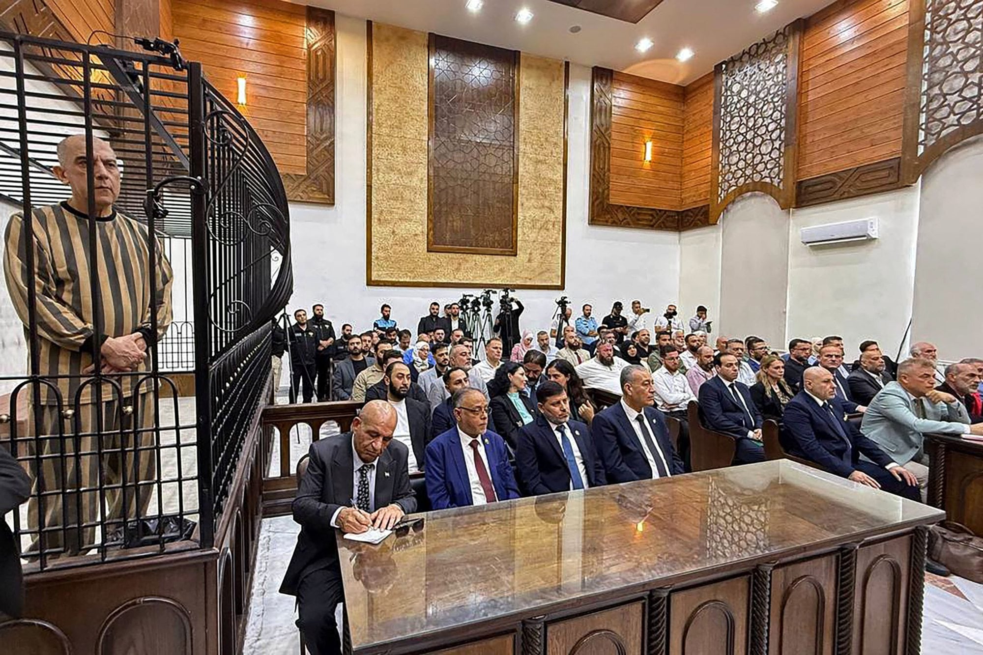 Atef Najib presencia su sentencia a muerte