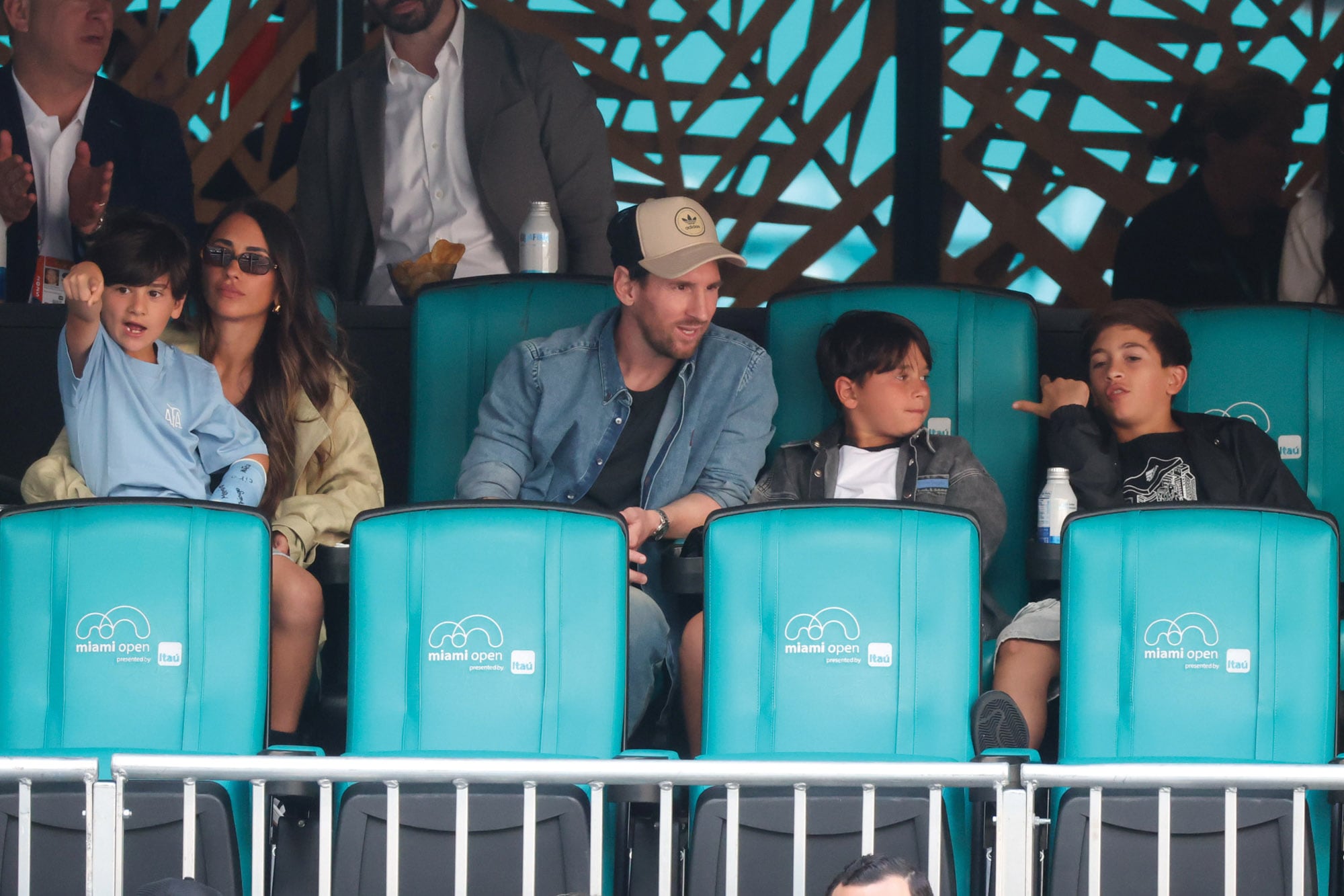 Antes de viajar a
Brasil, Anto dijo
presente en el
Master 1000 de
Miami junto
a Lionel Messi y
sus tres hijos para
alentar a Novak
Djokovic en la
semifinal del torneo
de tenis.