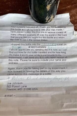 Esta botella lanzada al mar se trataba de un experimento pensado por un millonario estadounidense
