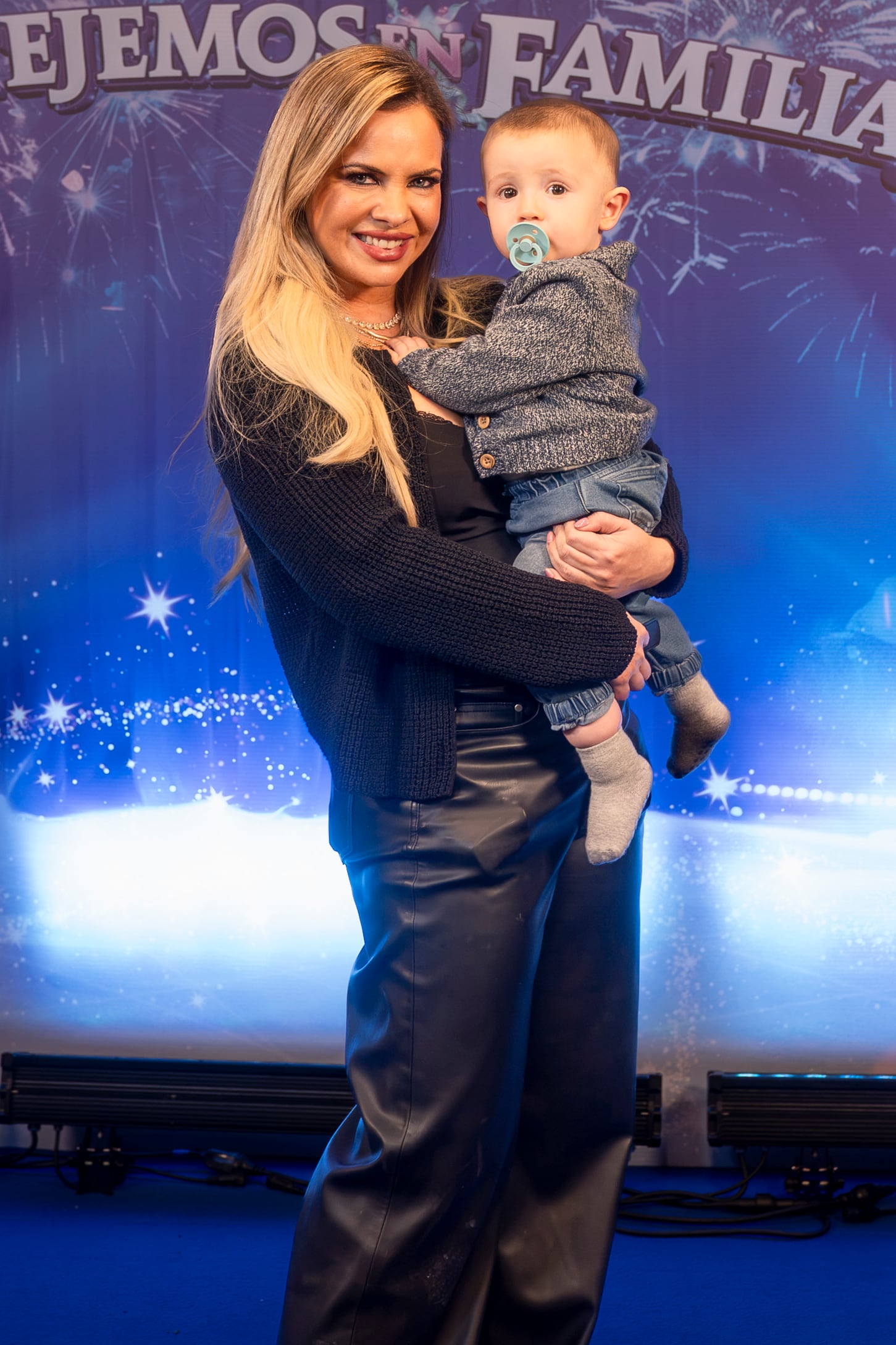 Alejandra Maglietti y su pequeño hijo