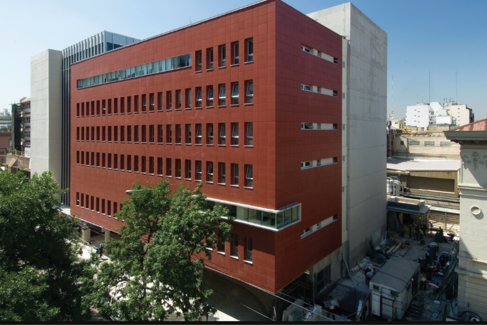 Edificio renovado en 2022 del Hopital Italiano de Buenos Aires.