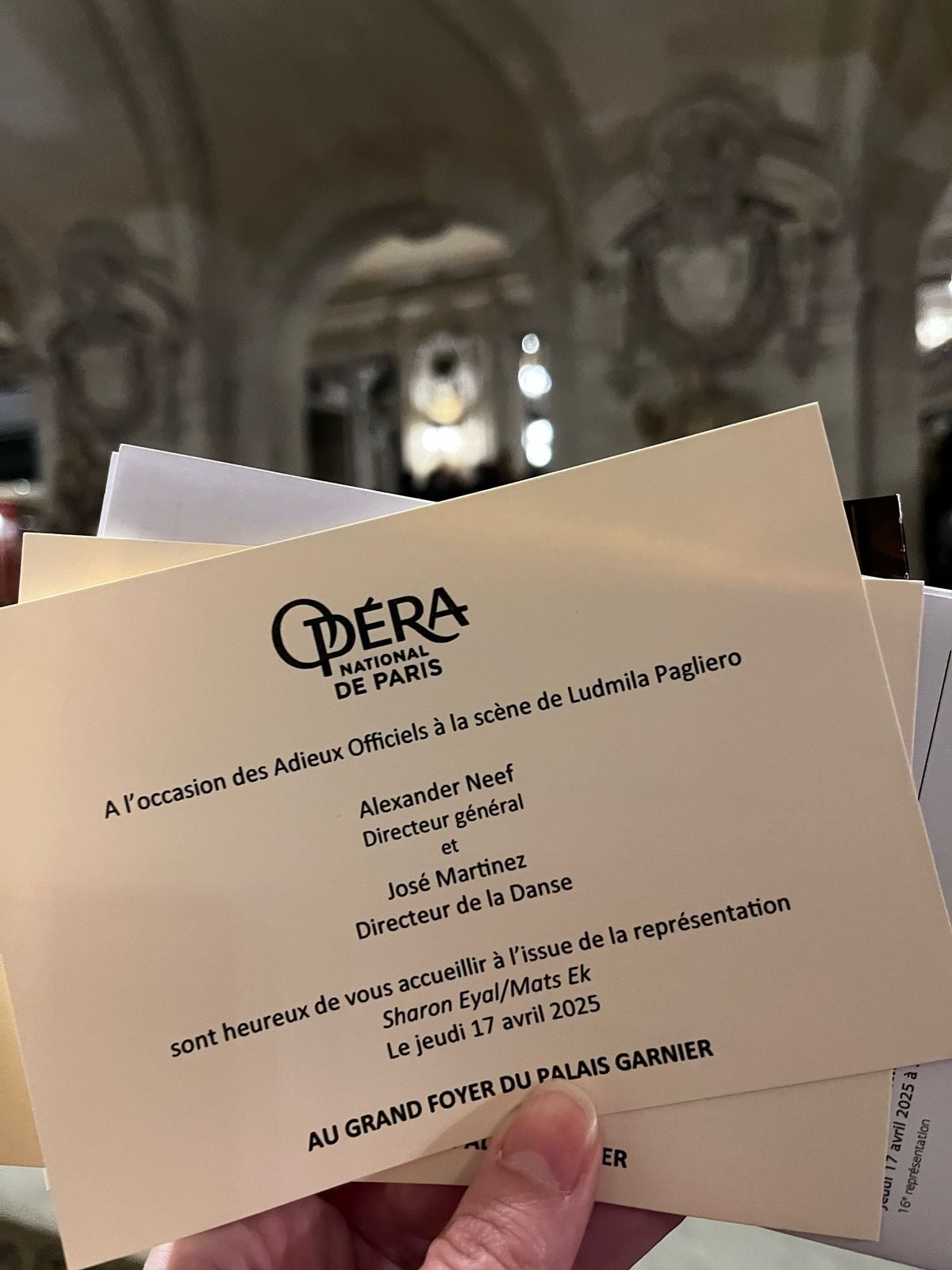 La tarjeta que la Ópera Nacional de París preparó para despedir de su escenario esta noche a la bailarina argentina Ludmila Pagliero