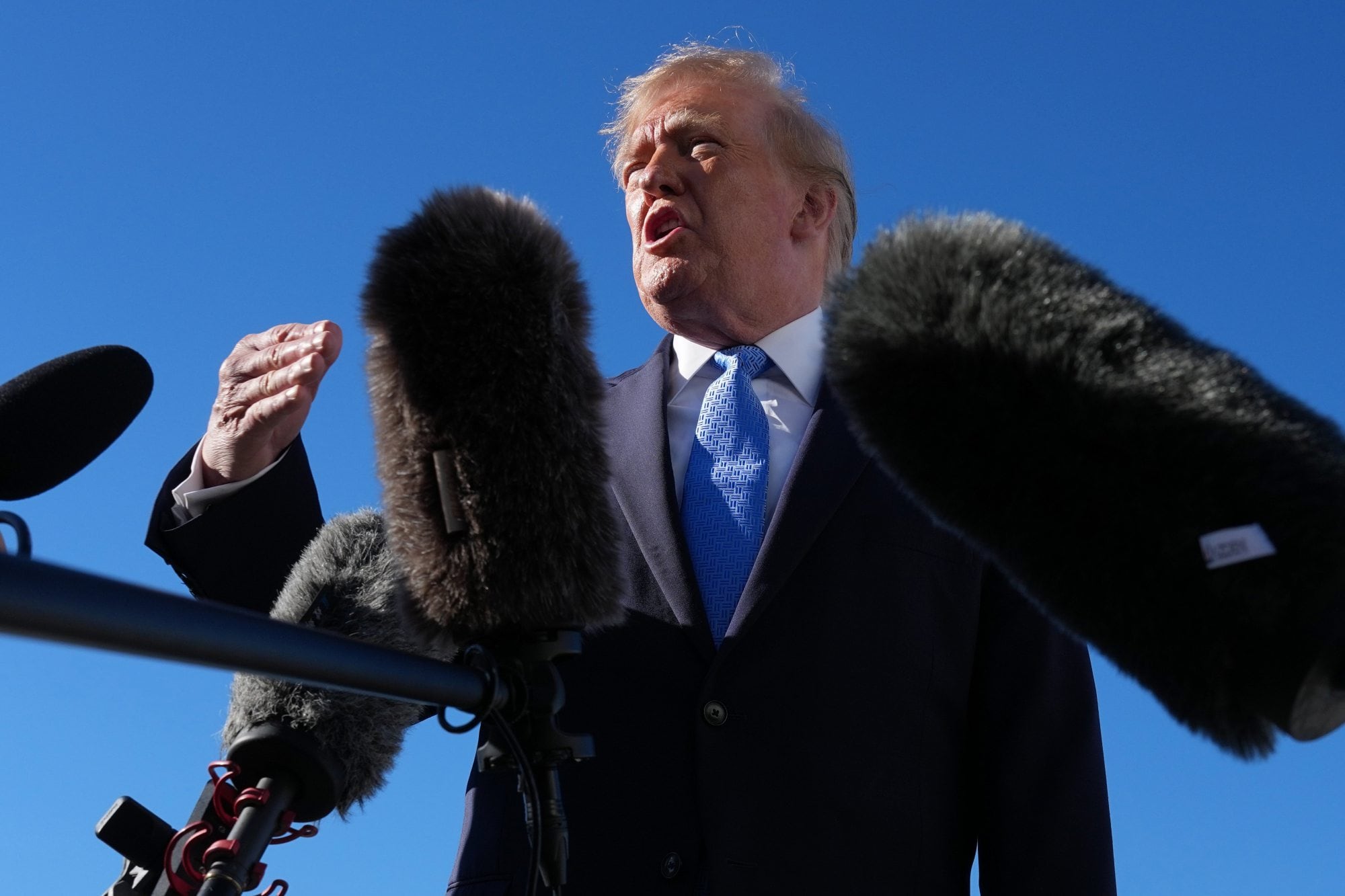 Aseguran que Trump no reconocerá a Flavio Bolsonaro como líder legítimo de Brasil tras su cinematográfica huida