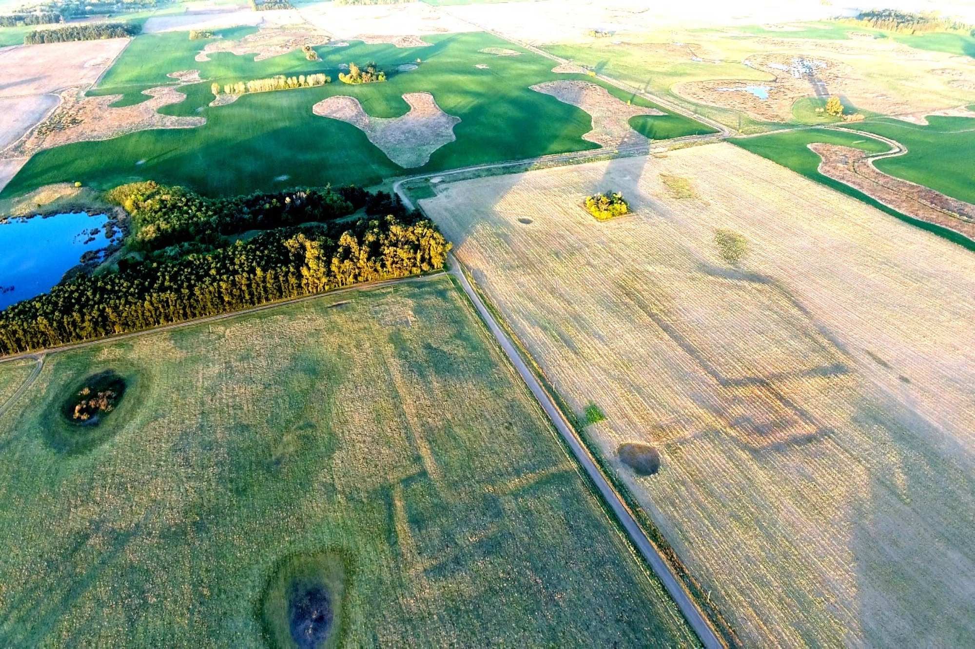 Un diseño francés para soldados gauchos en medio de la llanura pampeana