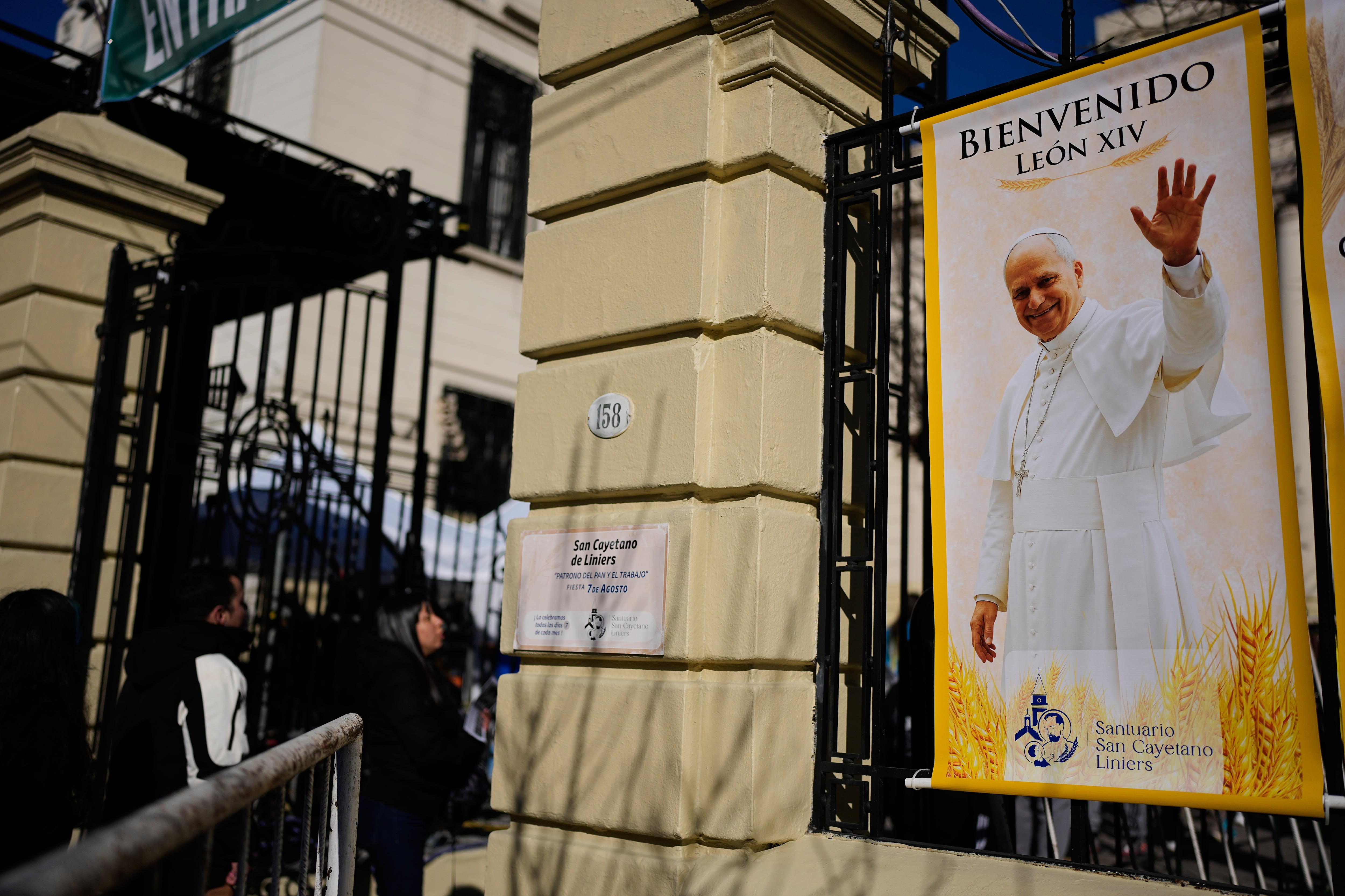 León XIV durante una ceremonia religiosa en el Vaticano