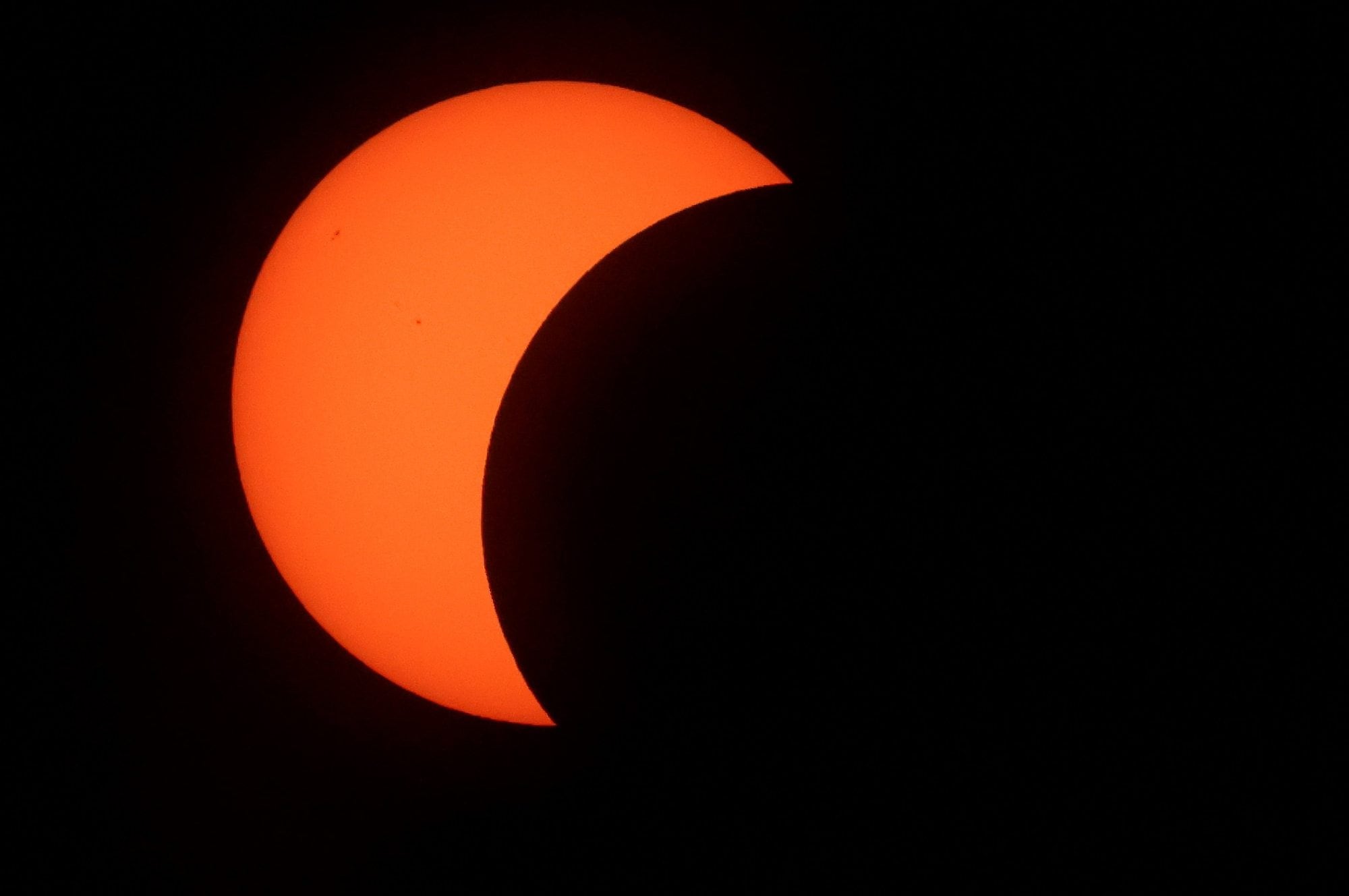 El fenómeno astronómico oscureció gran parte de la península ibérica en pleno día y movilizó a miles de observadores en un hito histórico