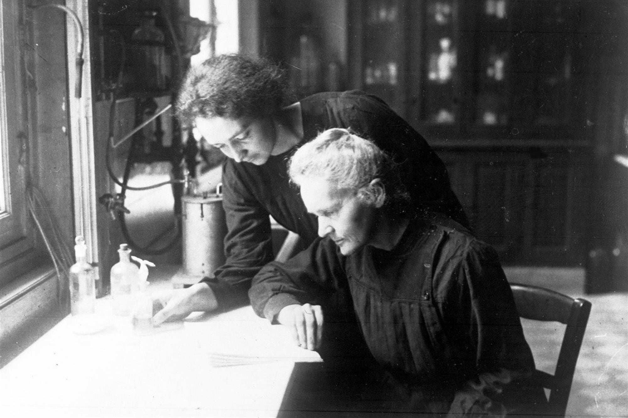 Marie Curie tuvo dos hijas, y la mayor Irène Joliot también fue galardonada con el premio Nobel de Química