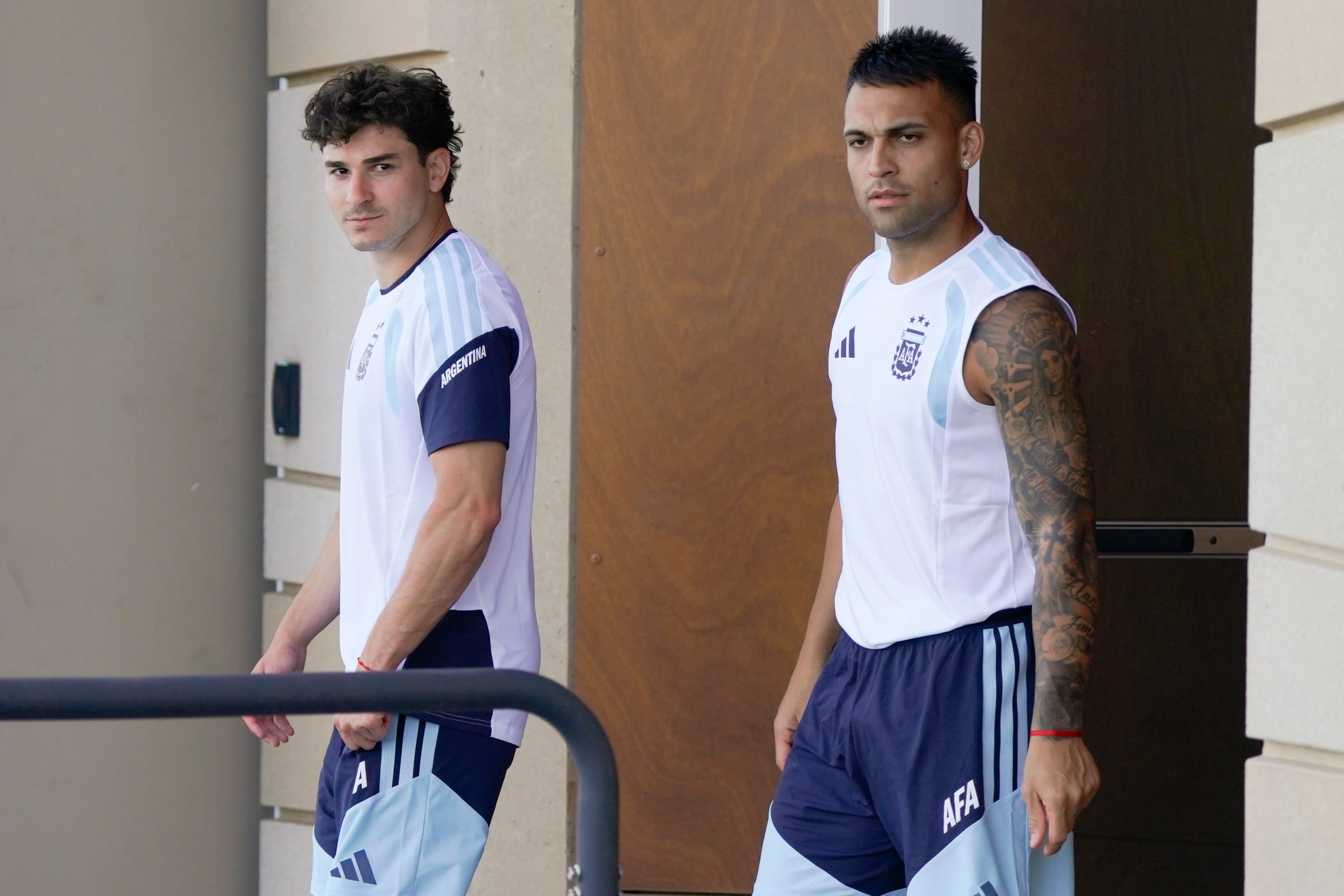 Argentina - Jordania: Lionel Scaloni evalúa el "doble 9" compuesto por Lautaro Martínez y Julián Alvarez