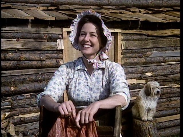 Karen Grassle como Caroline o