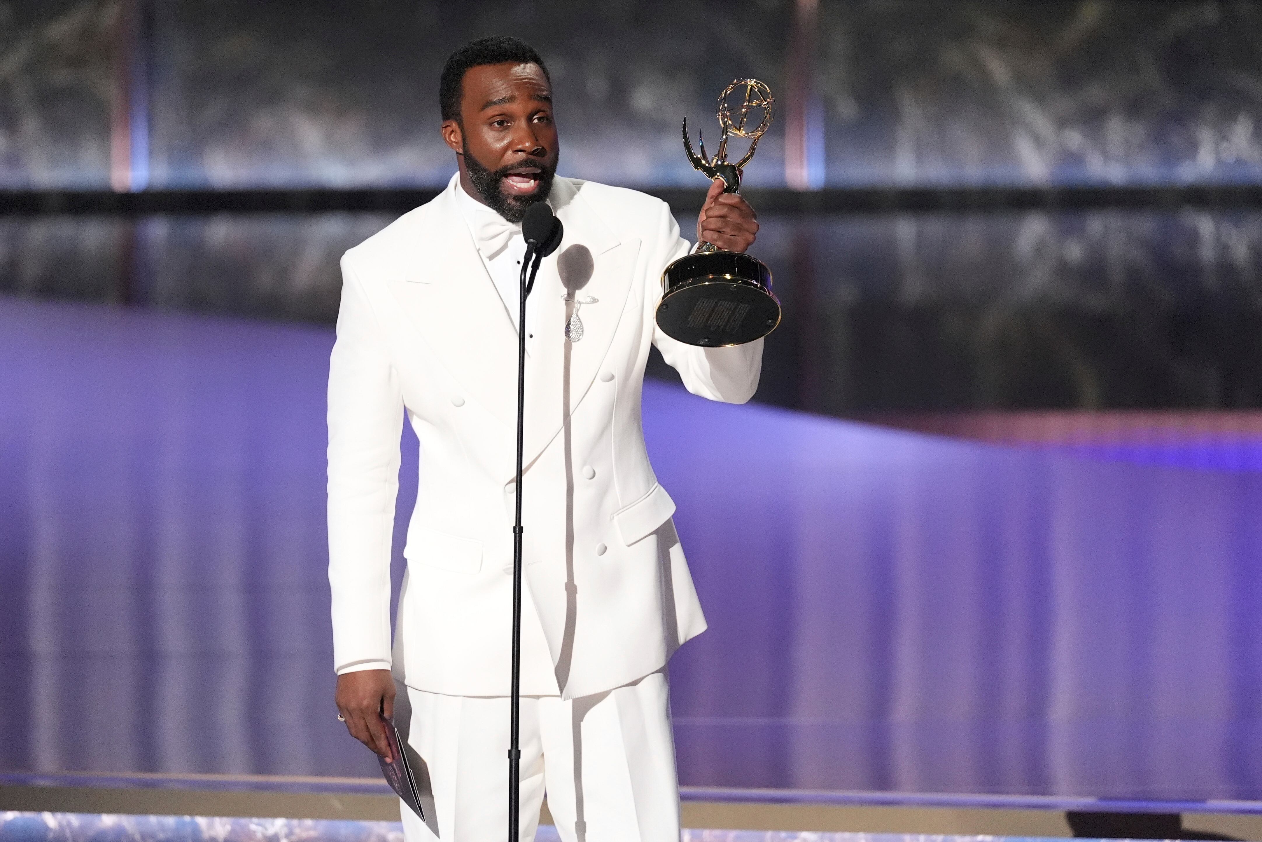 Tramell Tillman fue premiado como mejor actor de reparto en una serie dramática por su rol en Severance, una de las más nominadas de la noche