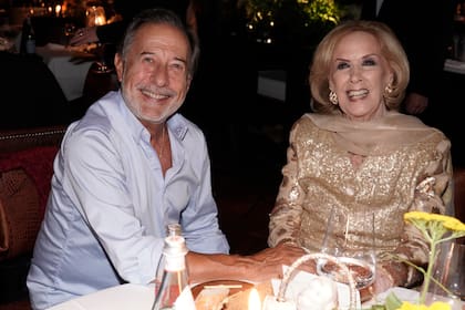 Guillermo Francella junto a Mirtha Legrand. La diva fue una de las primeras en llegar y se fue del restaurante pasada la medianoche