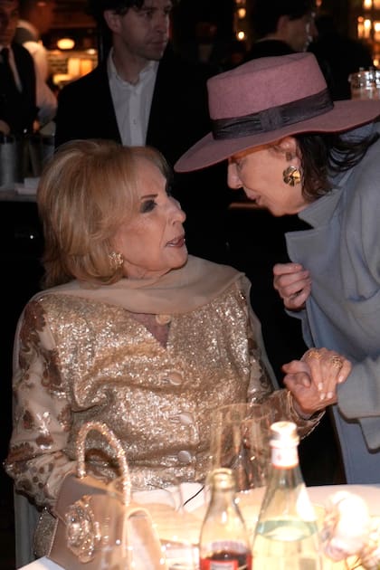 Mirtha y Graciela Borges estuvieron en mesas separadas, pero se encontraron para charlar