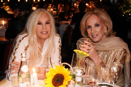 Las dos grandes divas de la televisión argentina, siempre juntas. Susana y Chiquita charlaron a solas después de la comida