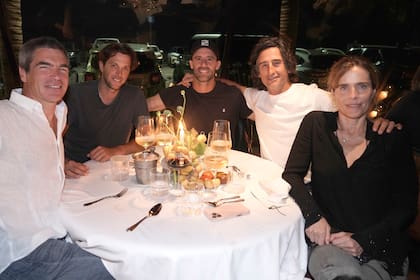 El polo, presente. Hernán Agote, Facundo Pieres (con gorra), Héctor Guerrero y Lula Vacca Vergara