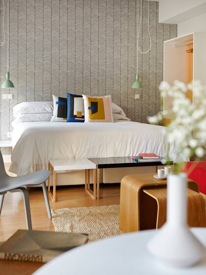 60 Balconies Art. Tres locaciones en Madrid: Atocha, Centro y Recoletos.