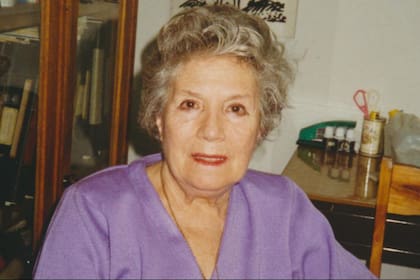 Nya Quesada fue una de cuatro hermanos que se dedicaron a la actuación: además de ella estaban Menchu, Juana y Pedro; su nombre real era Armonía