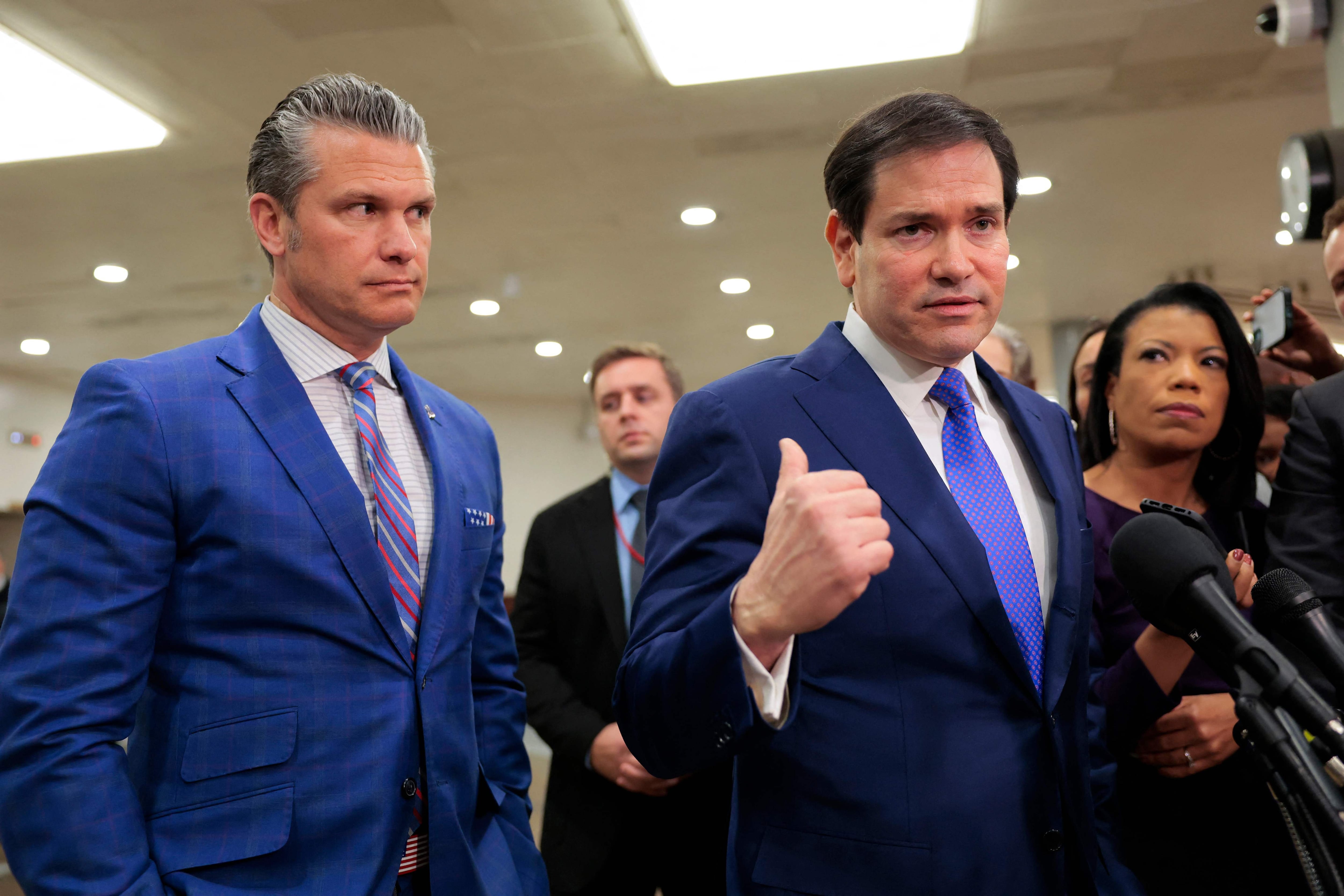 El secretario de Guerra, Pete Hegseth, y el secretario de Estado, Marco Rubio, en el Capitolio, en Washington.