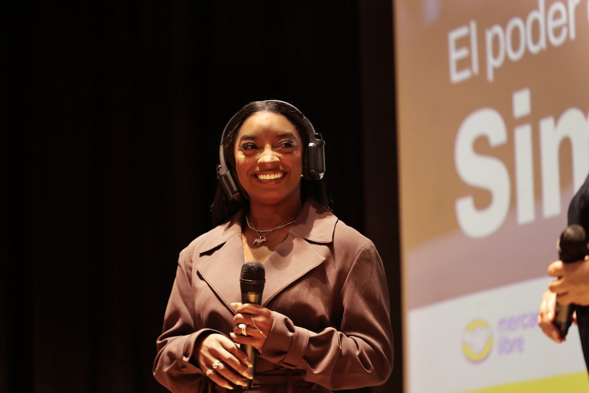 Simone Biles durante la charla en Parque Patricios