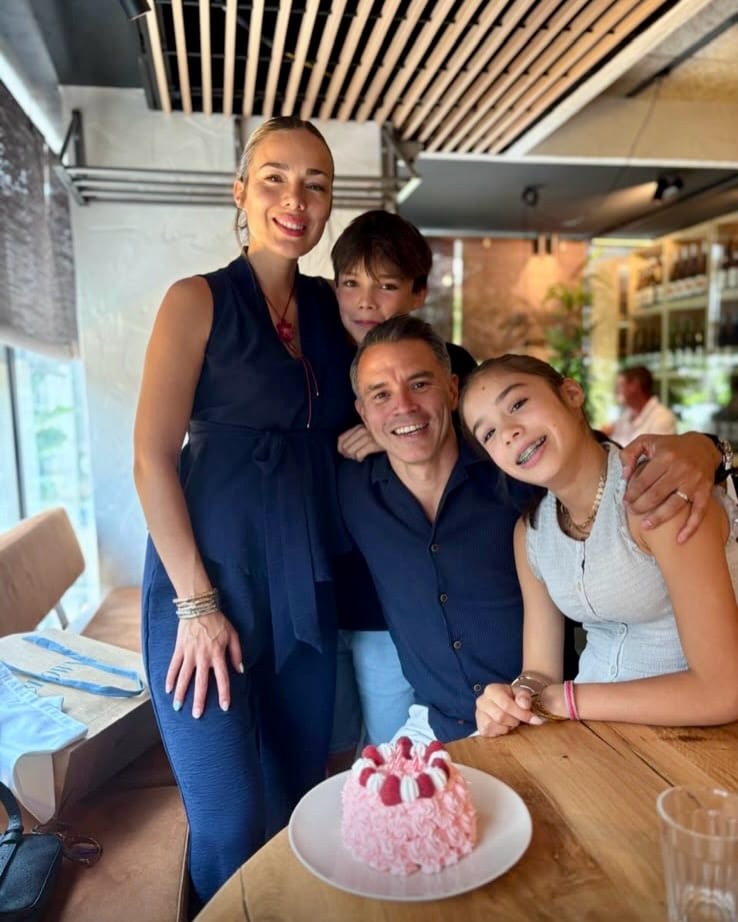 La pareja formó una familia con dos hijos (Foto: @javier.saviolaok)