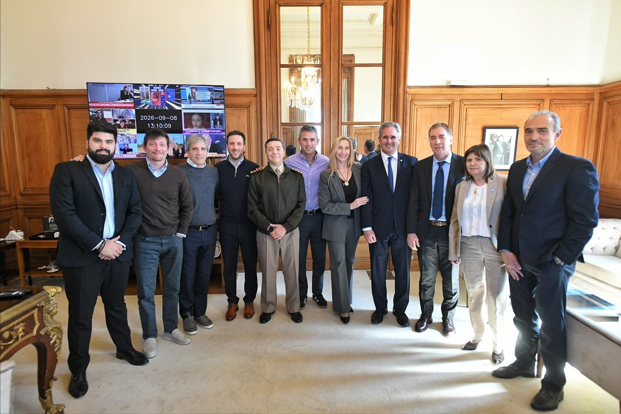 En la mesa política de este martes se sumaron los ministros Presti y Quirno, en vistas al proyecto legislativo por Malvinas que se enviará al Congreso