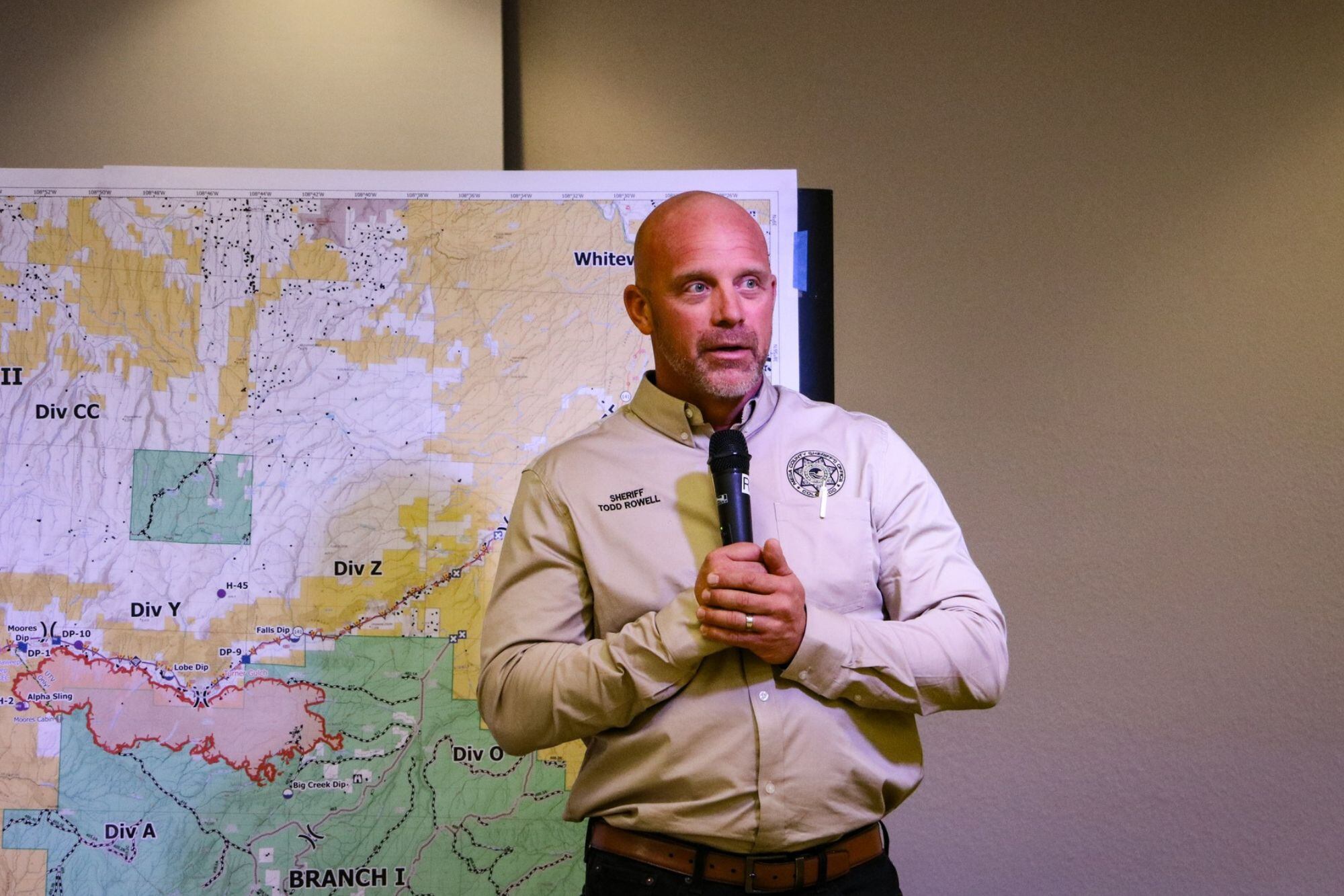 Todd Rowell presentó un comunicado sobre lo sucedido con la detención del ICE