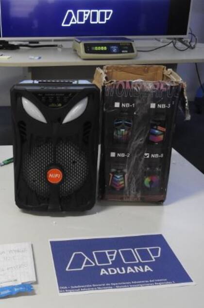 6.5 kg de cocaína fueron hallados en un parlante y una estufa eléctrica