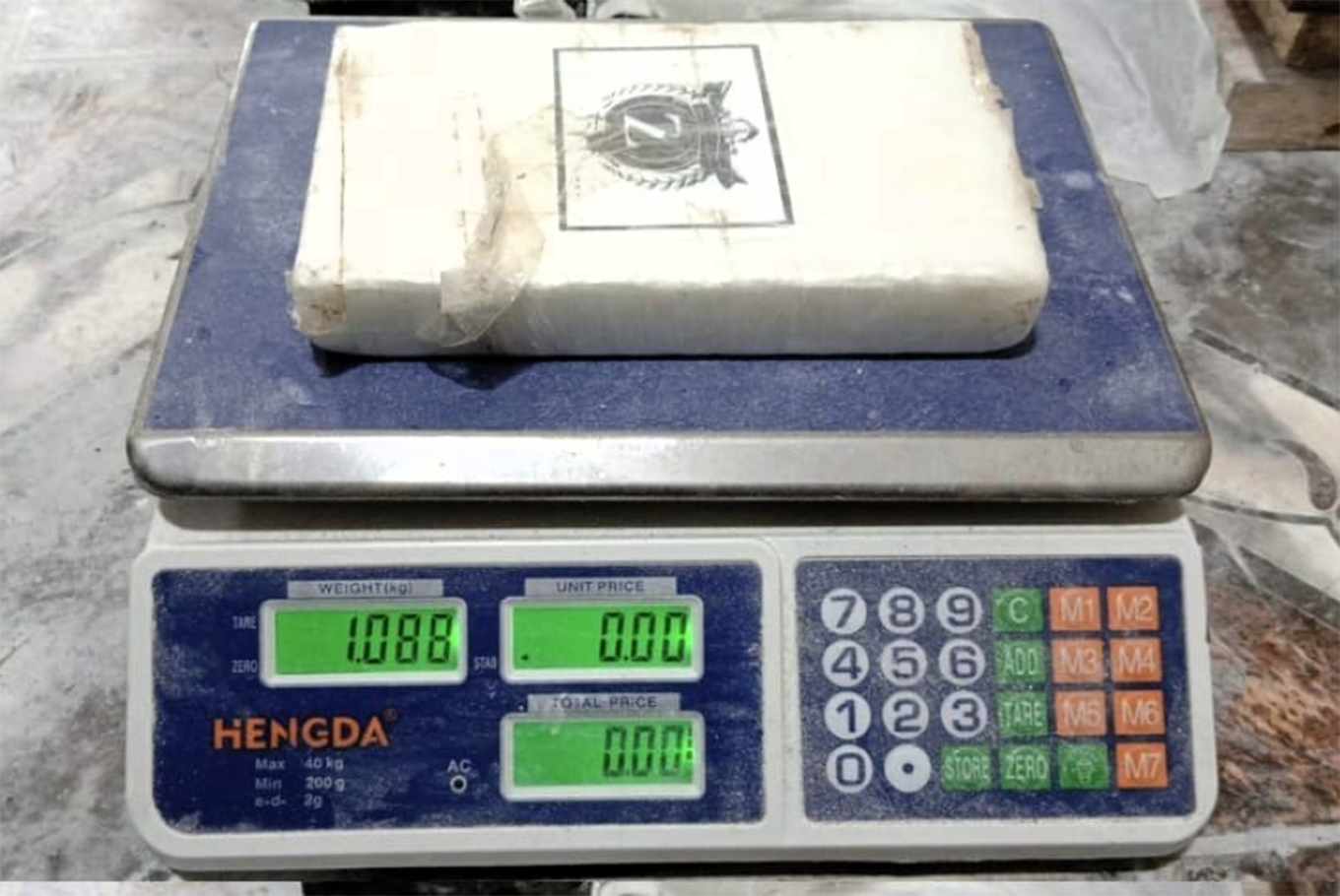 Uno de los ladrillos de cocaína secuestrados