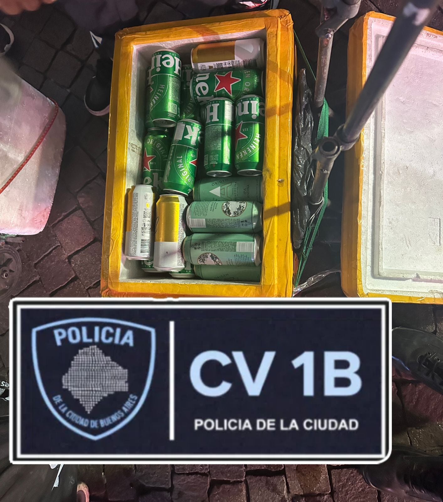 Incidentes en el Obelisco en el banderazo por el Indio Solari: la Policía desplazó a los manifestantes 6 La Policía de la Ciudad difundió los elementos confiscados
