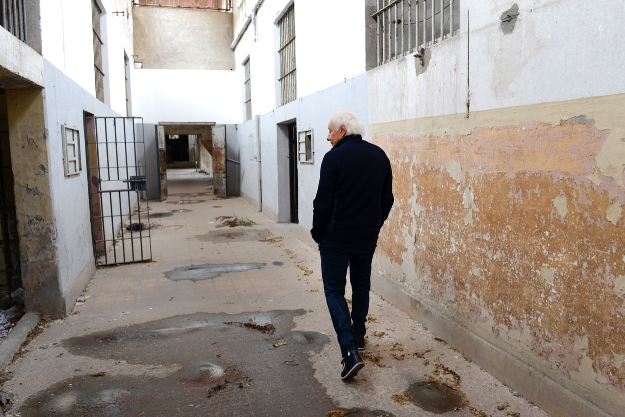 Guillermo Coppola en el penal de Caseros, antes de su demolición (Foto: Gentileza Maximiliano Vernazza)