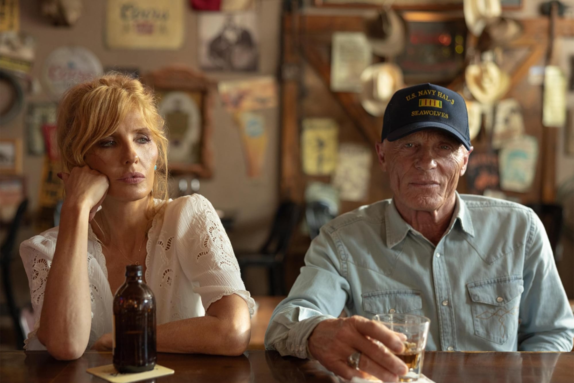 Rancho Dutton: qué pasará con Ed Harris en la segunda temporada, tras haber amenazado con abandonar la serie 7 Kelly Reilly y Ed Harris