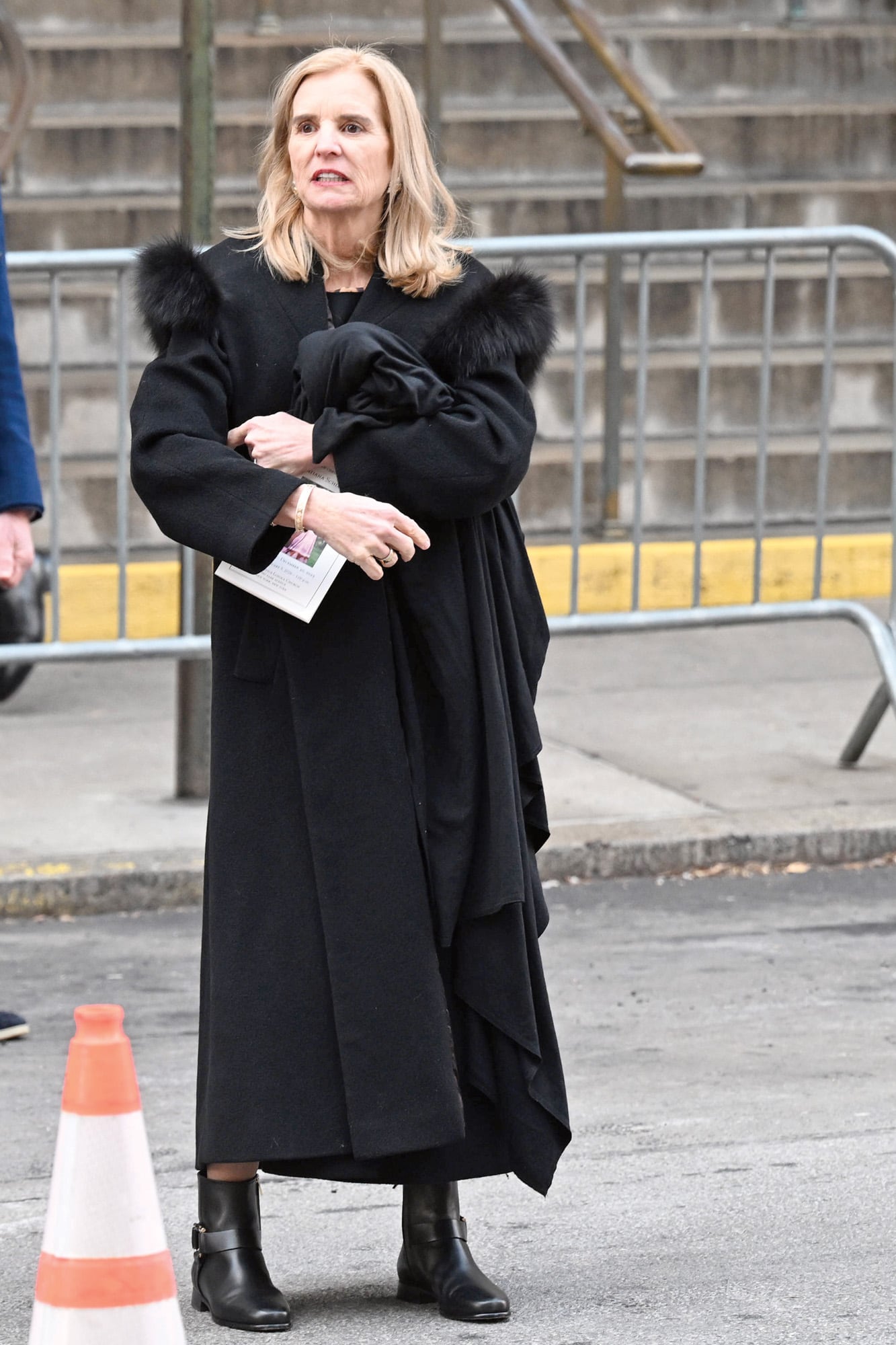 Todas las fotos. El funeral íntimo de Tatiana Schlossberg, la nieta de John y Jackie Kennedy, que hizo llorar a Nueva York 10 Keery Kennedy, hija de Robert F. Kennedy, es activista de derechos humanos, escritora y presidenta de Robert F. Kennedy Human Rights