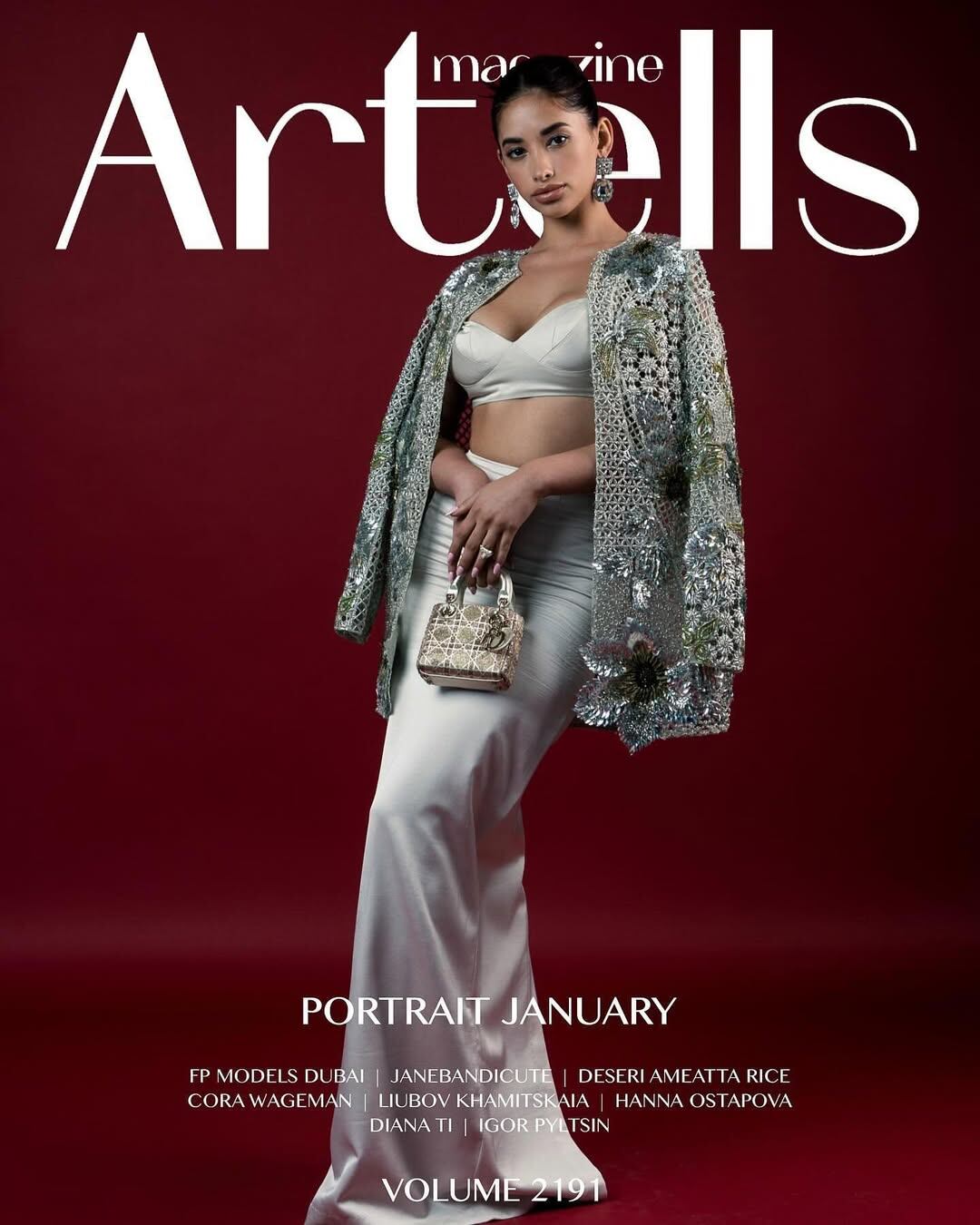 Dakota apareció en la portada de la revista Artells Magazine de los Países Bajos