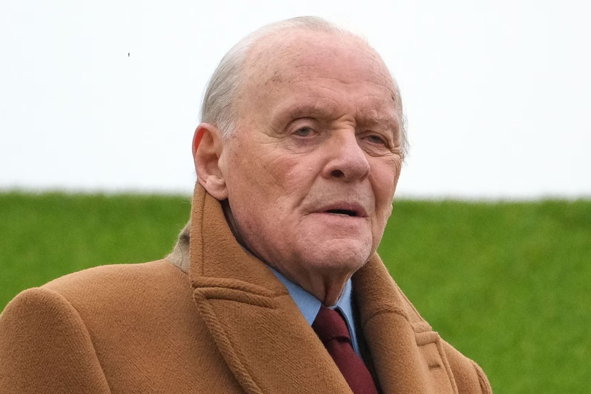 Anthony Hopkins supo hablar a corazón abierto sobre su adicción al alcohol; en diciembre celebró 50 años de sobriedad