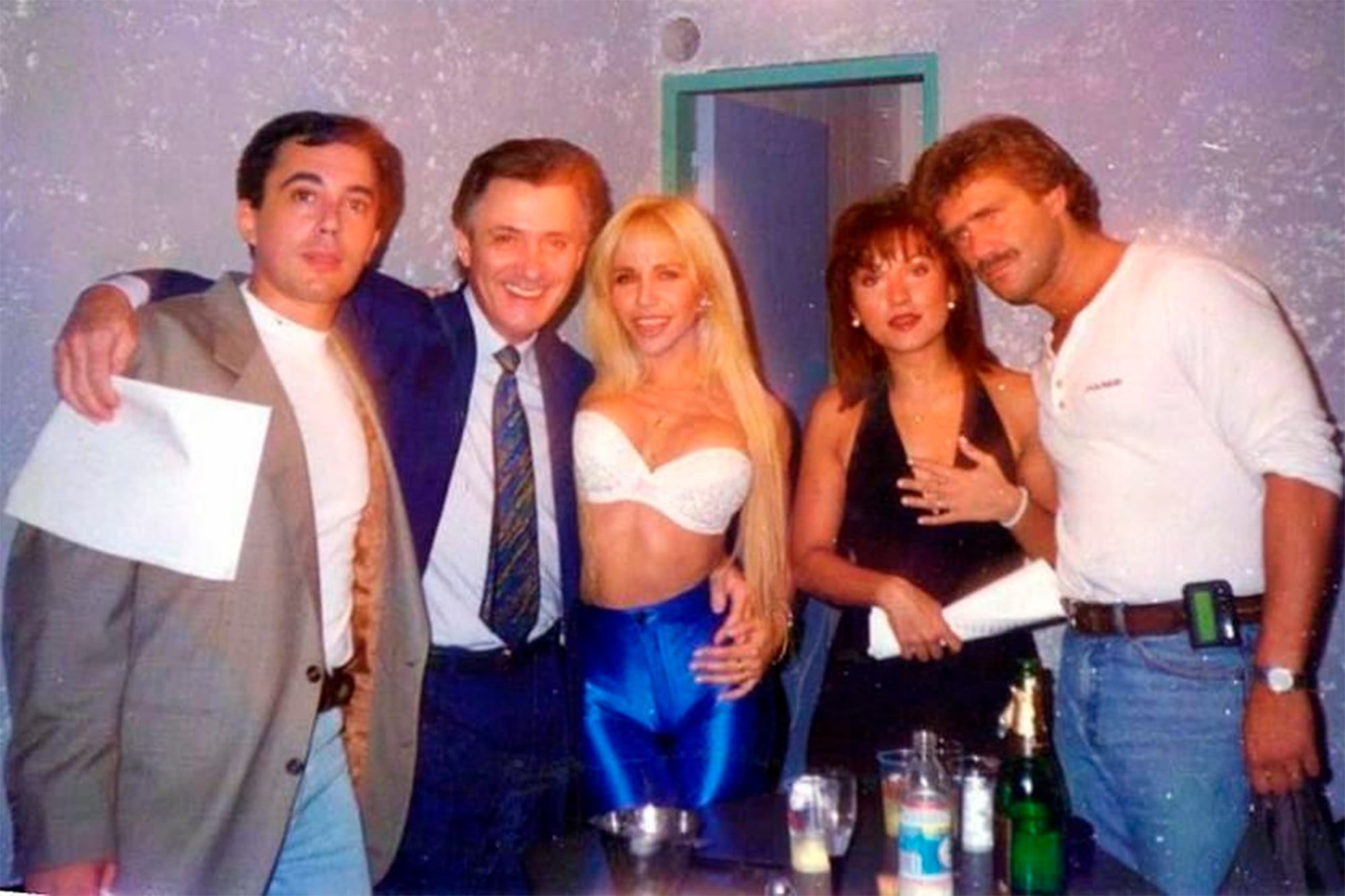 Rompeportones: qué es de la vida de las vedettes de uno de los programas de los 90 que hoy sería cancelado 9 Con Marcelo Polino, Lucho Avilés, Marcela Tauro y Teto Medina, en los tiempos de Indiscreciones