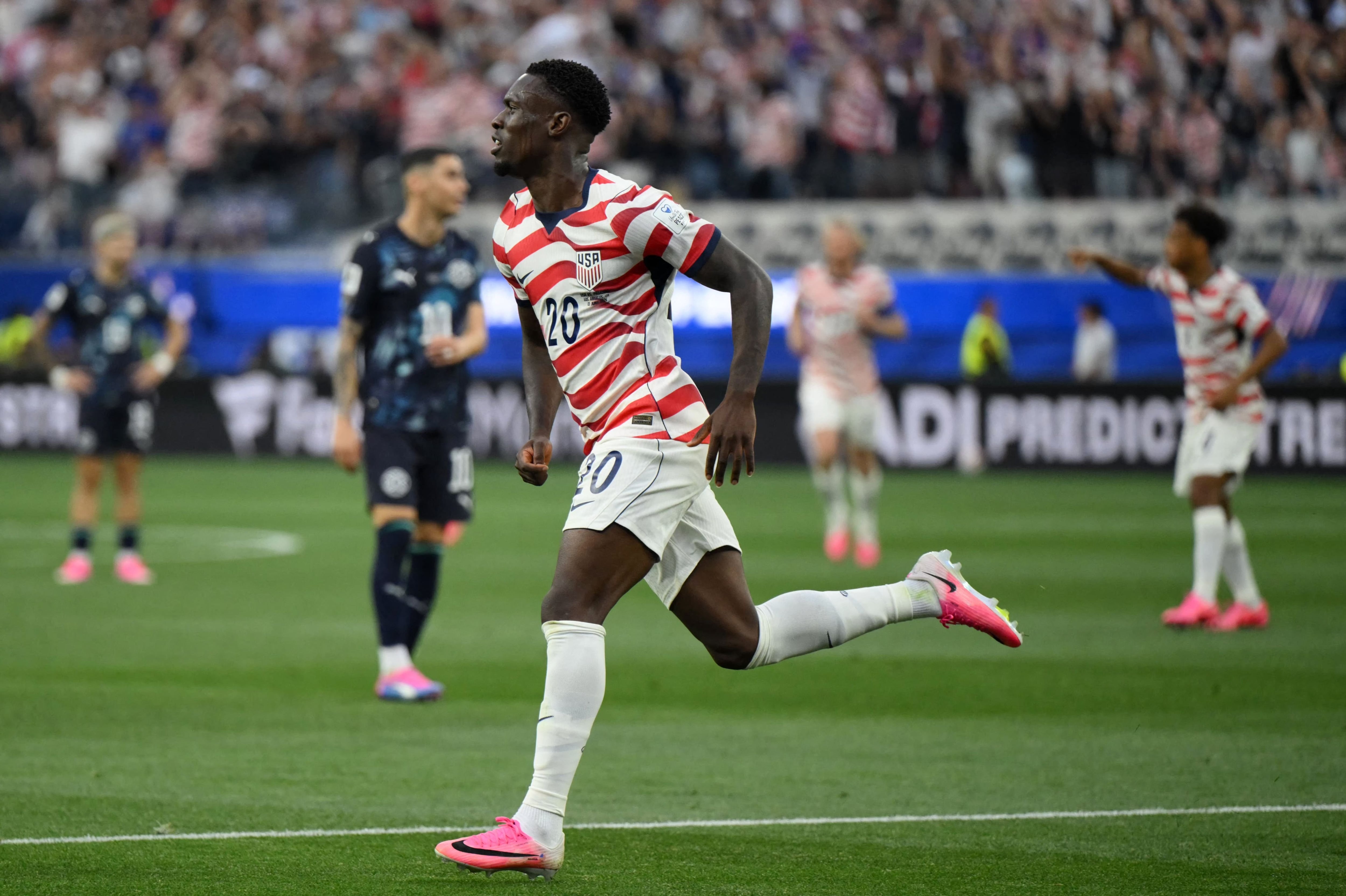 El delantero Folarin Balogun fue determinante en la victoria de Estados Unidos ante Paraguay.