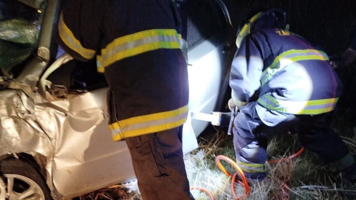 Tragedia en la Ruta 11: murió un chofer y 20 personas resultaron heridas en un choque